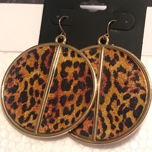 Two Pair of Fashion Leopard Print Dangle Earrings - Picture 11 of 13